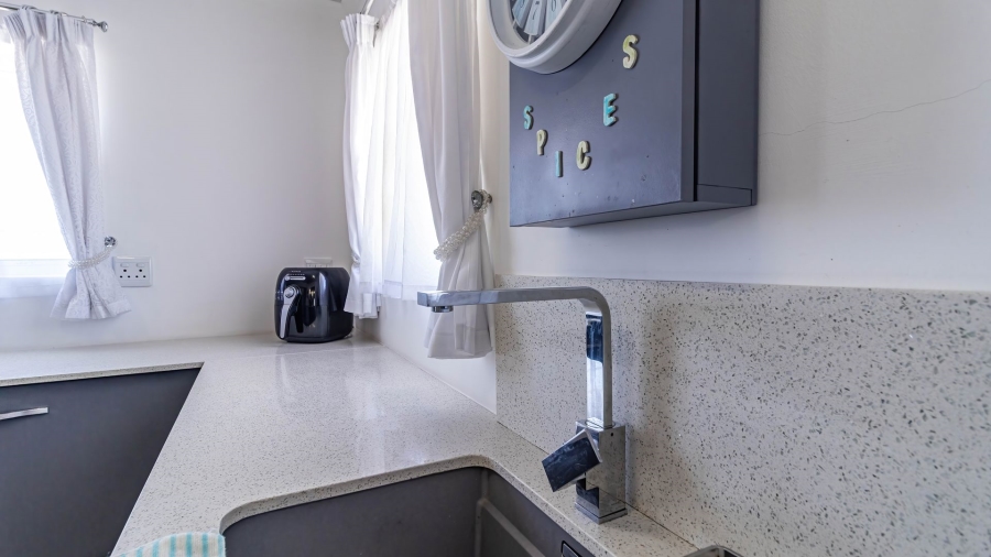 3 Bedroom Property for Sale in Lampiesbaai Western Cape